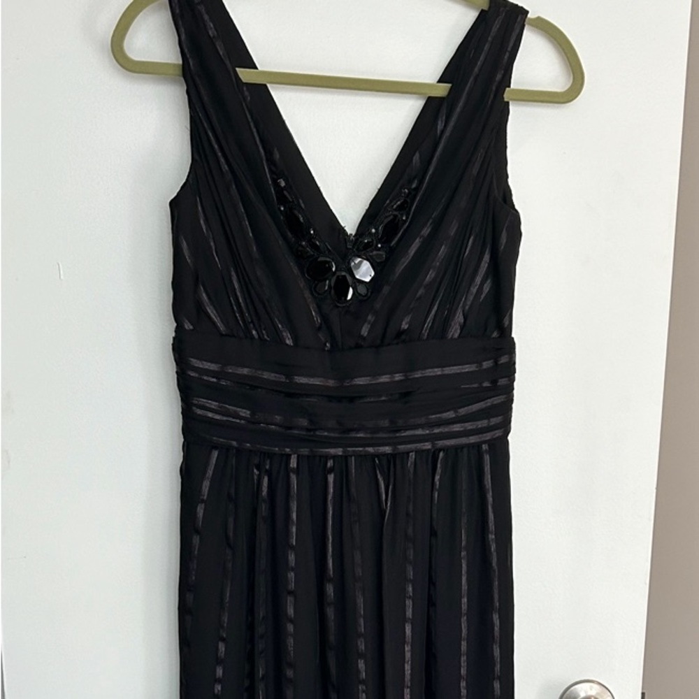 Badgley Mischka Collection. Size 4. Beautiful black silk dress.